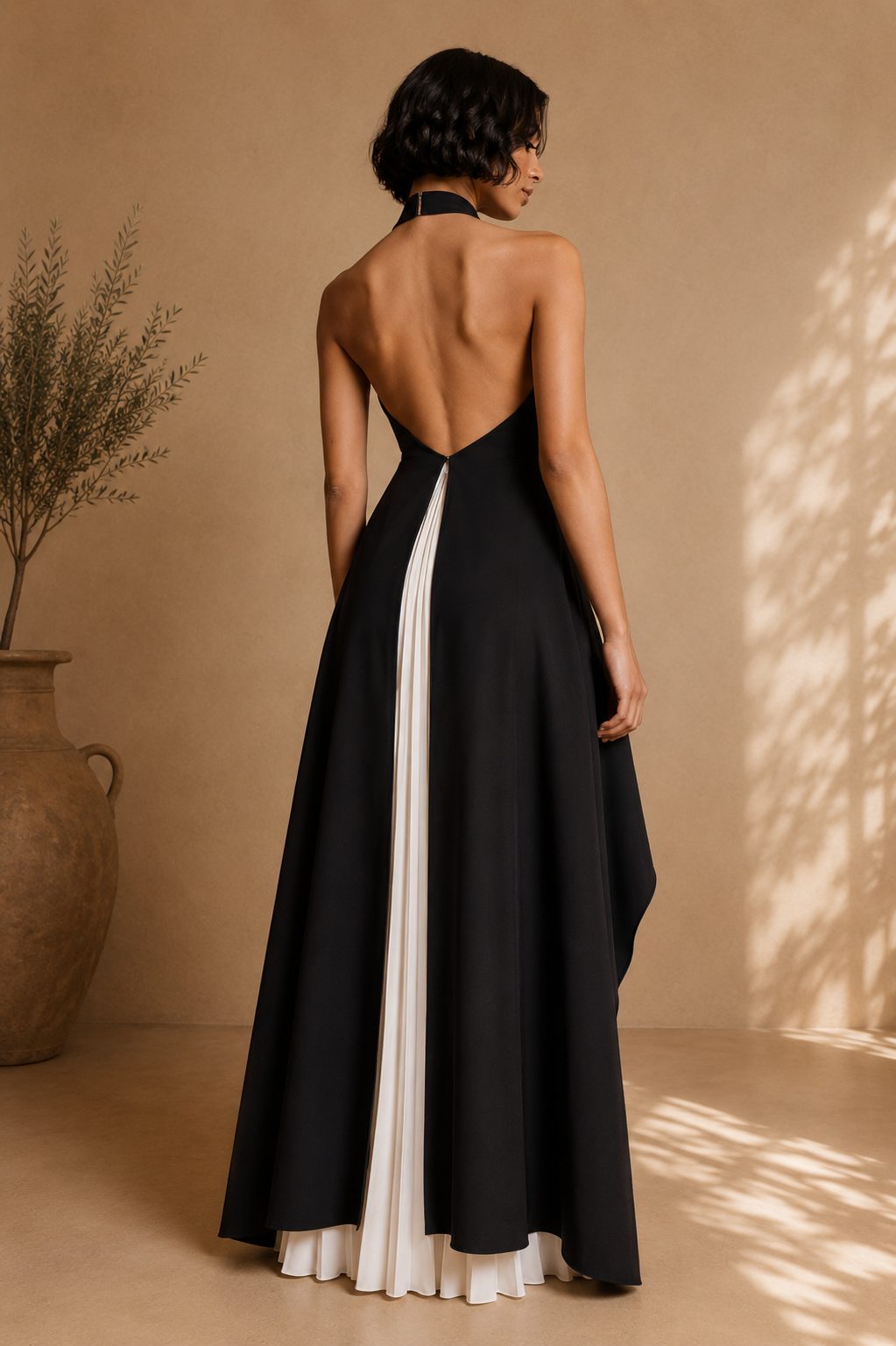 Inés | Vestido largo con capas y cuello halter