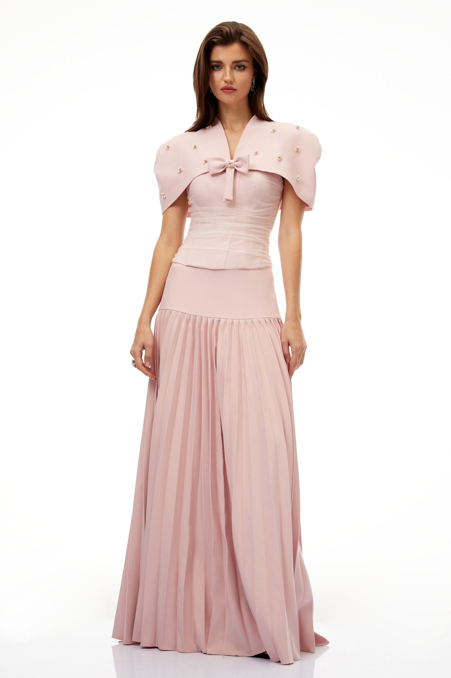 Conjunto de Chal Rosa, Corsé y Falda Plisada Priscille