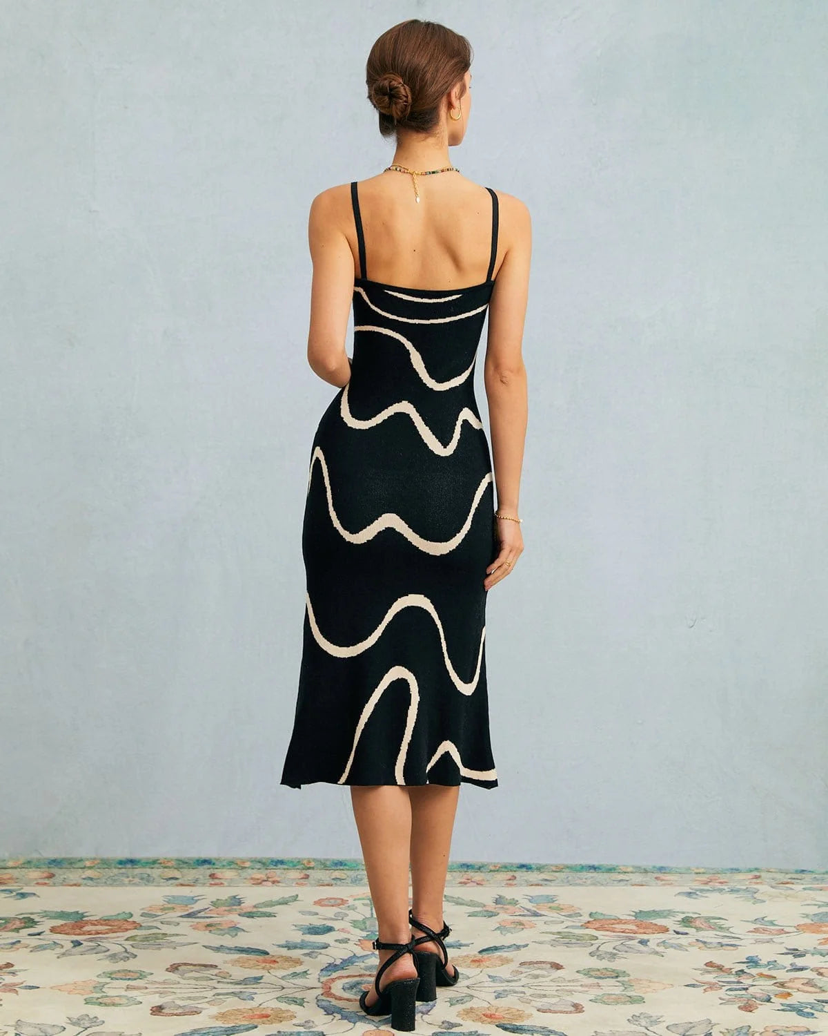 Vestido midi de punto con dobladillo de sirena The Black Wave