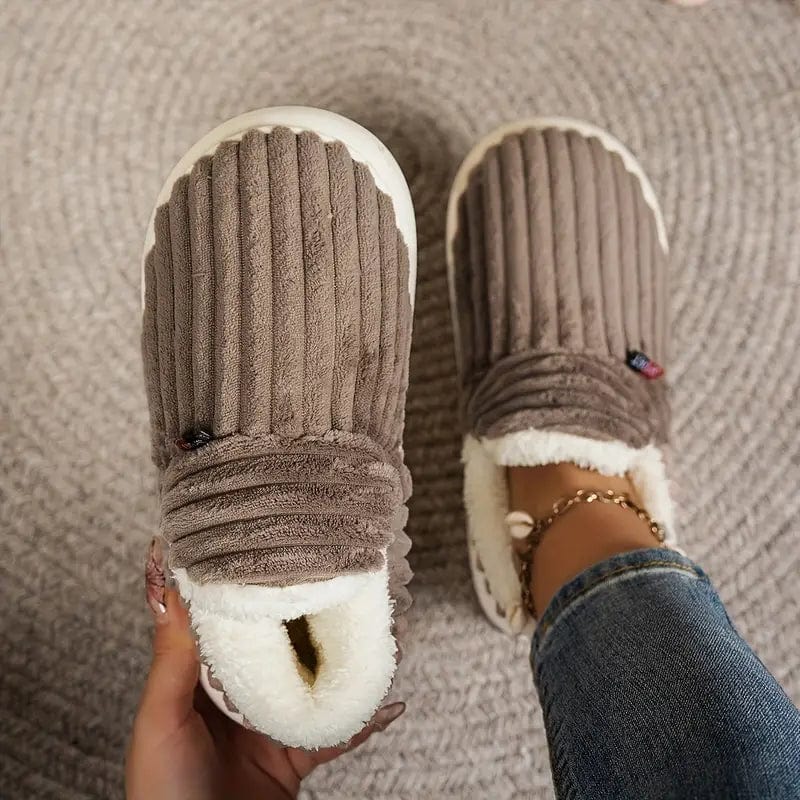SnuggleStep™ | Pantuflas unisex de peluche antideslizantes