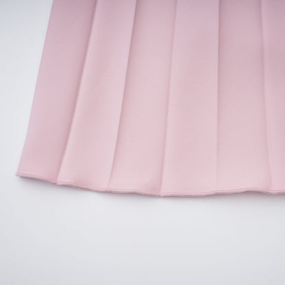 Conjunto de Chal Rosa, Corsé y Falda Plisada Priscille