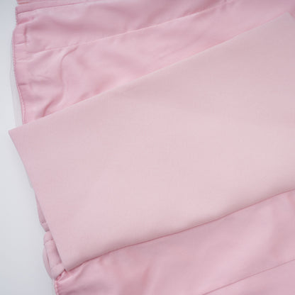 Conjunto de Chal Rosa, Corsé y Falda Plisada Priscille