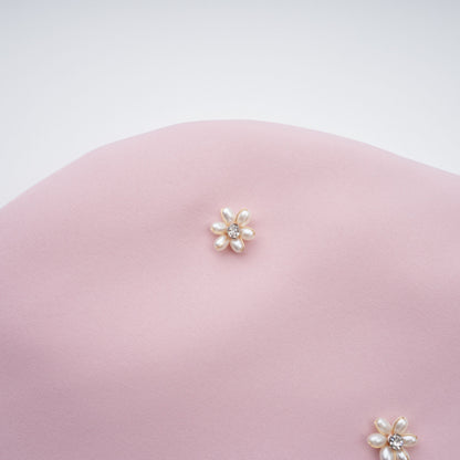 Conjunto de Chal Rosa, Corsé y Falda Plisada Priscille